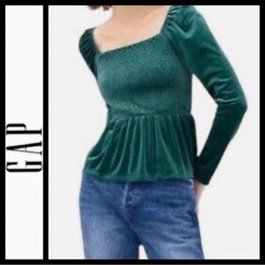 NWOT Gap Puff Sleeve Smocked Peplum Velvet Top